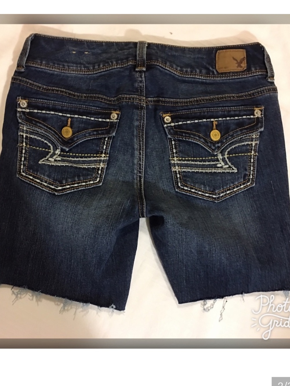 American Eagle Cut Shorts Size 2 American dark wash white stitching detail